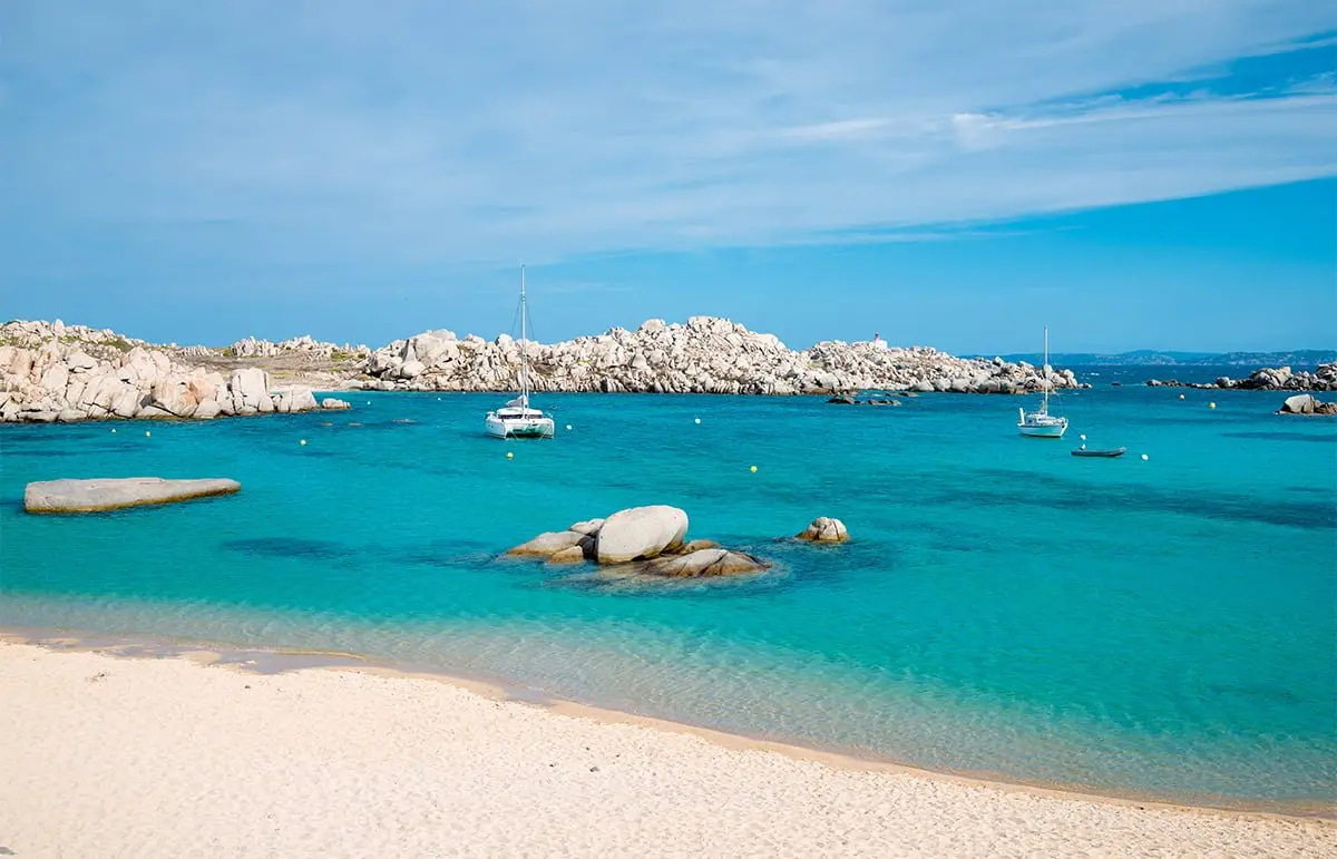 Cala-Acciarino-the-most-beautiful-beach-on-Lavezzi-IslandCorse