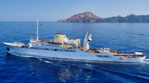 Classic Yacht for Charter, Christina O