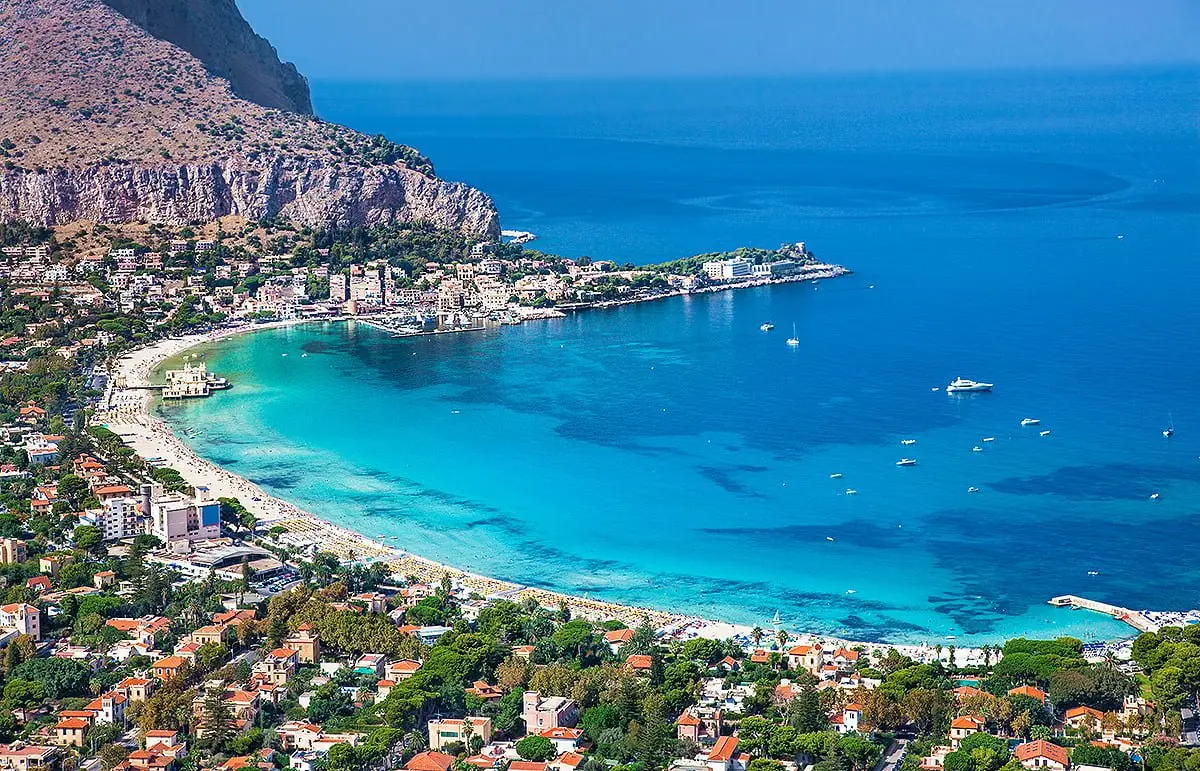 Mondello Beach, Palermo – Luxury Yachting Destination with Turquoise Waters and Coastal Charm