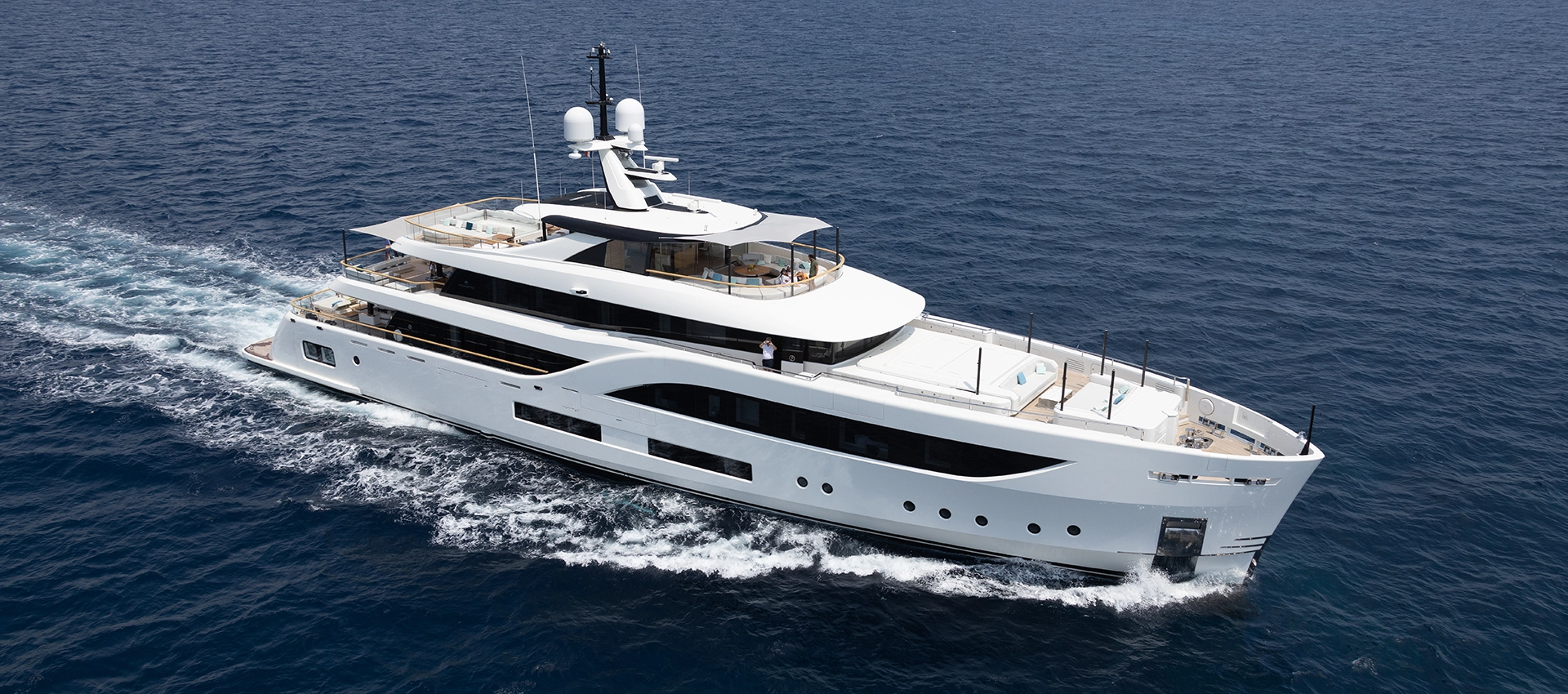 yacht from 30to 50m