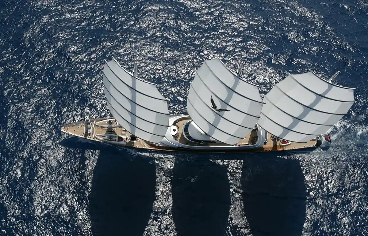 Maltese Falcon cruising