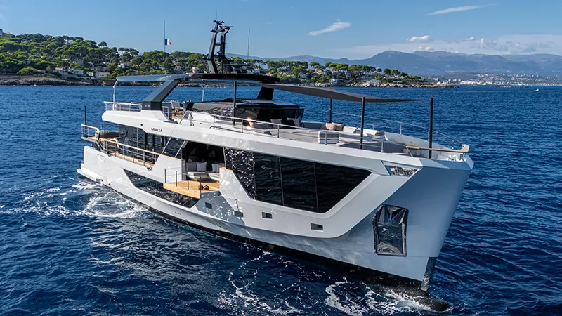 Numarine 30XP – Hybrid 30m Explorer Yacht - Echonautique.com Numarine 30XP – 30m hybrid explorer yacht debuting at Cannes 2025