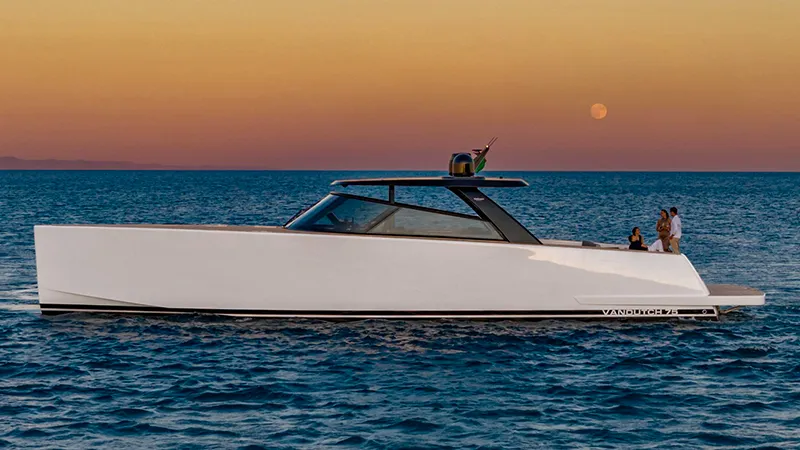 VanDutch 75 – Iconic open yacht reborn - Echonautique.com VanDutch 75 minimalist yacht with vertical bow