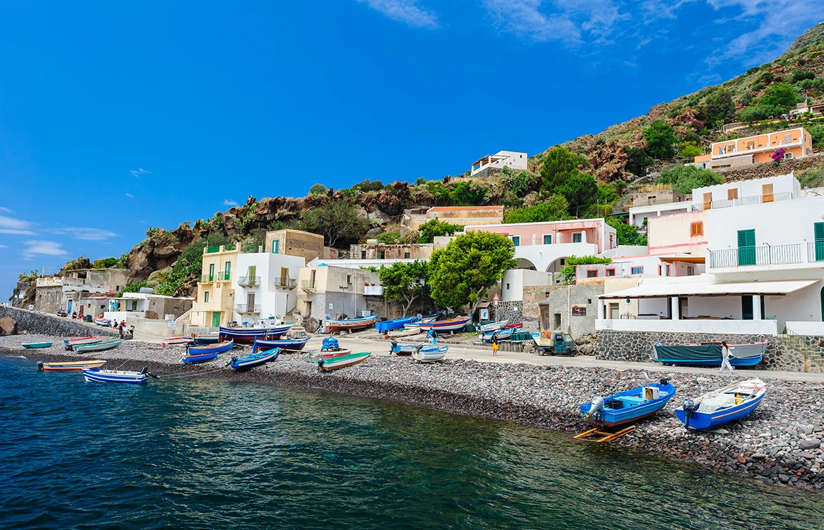 Italy-Sicily-Alicudi-AdobeStock_108636062-1200x771px - Echonautique.com Amazing colors of Alicudi island, Italy.