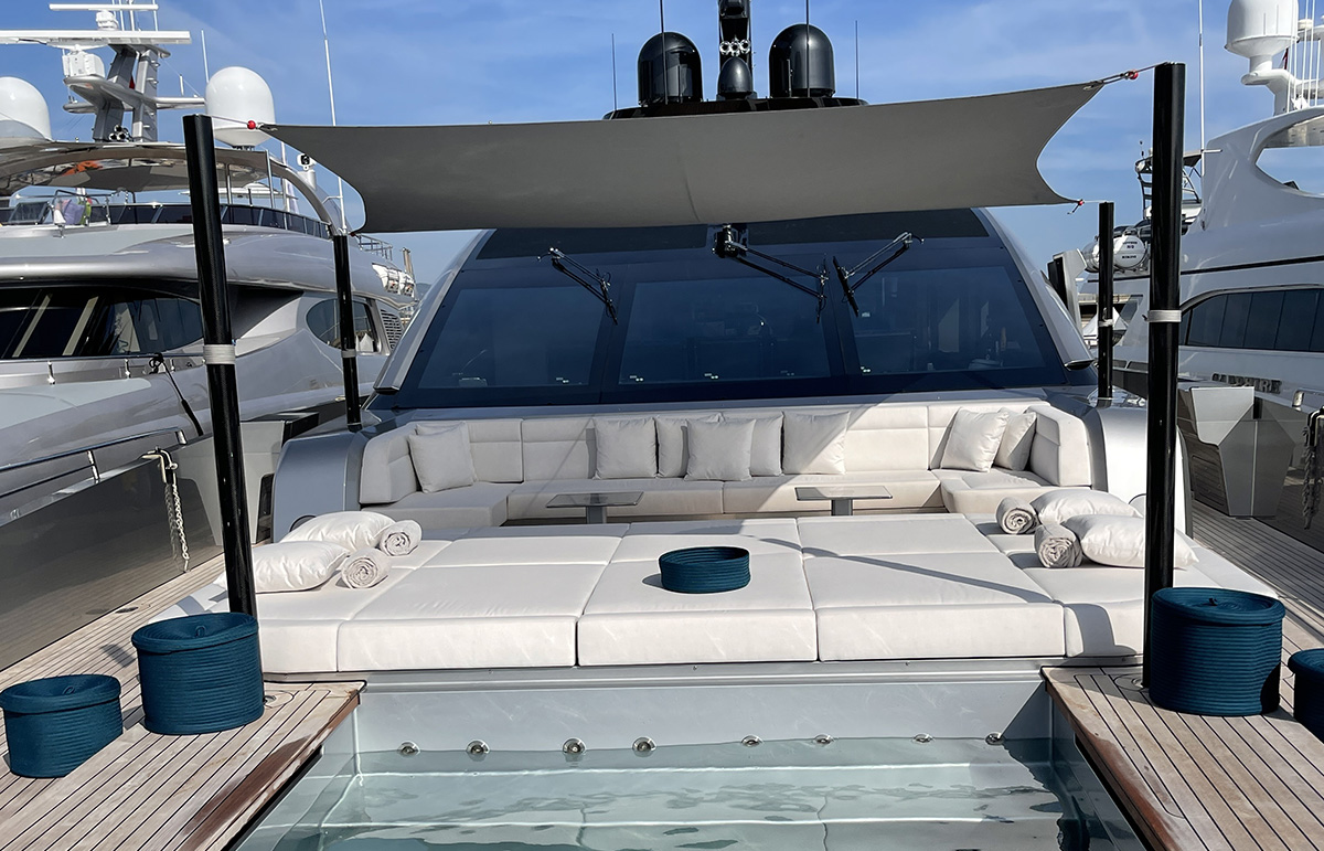 Luxury yacht 40m- deck Monaco Grand Prix charter